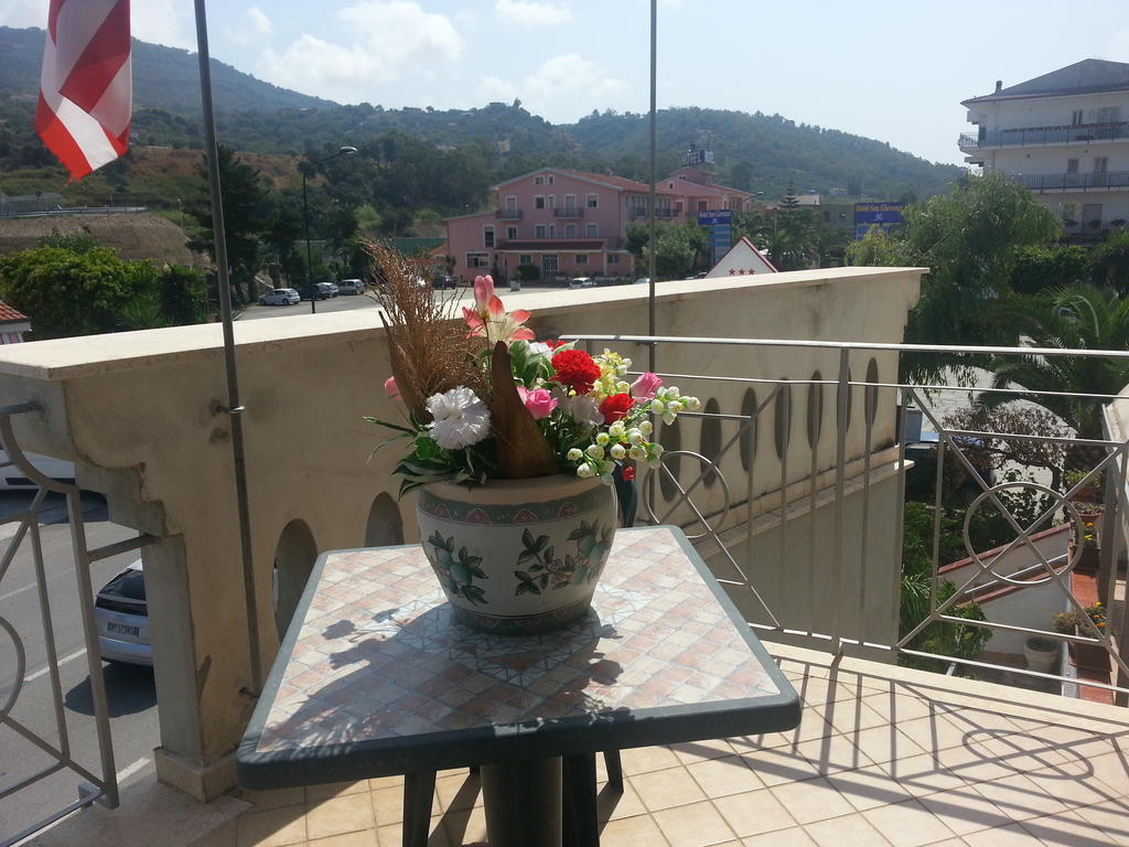 Hotel Mistef Falerna Rum bild