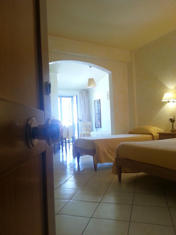 Hotel Mistef Falerna Rum bild