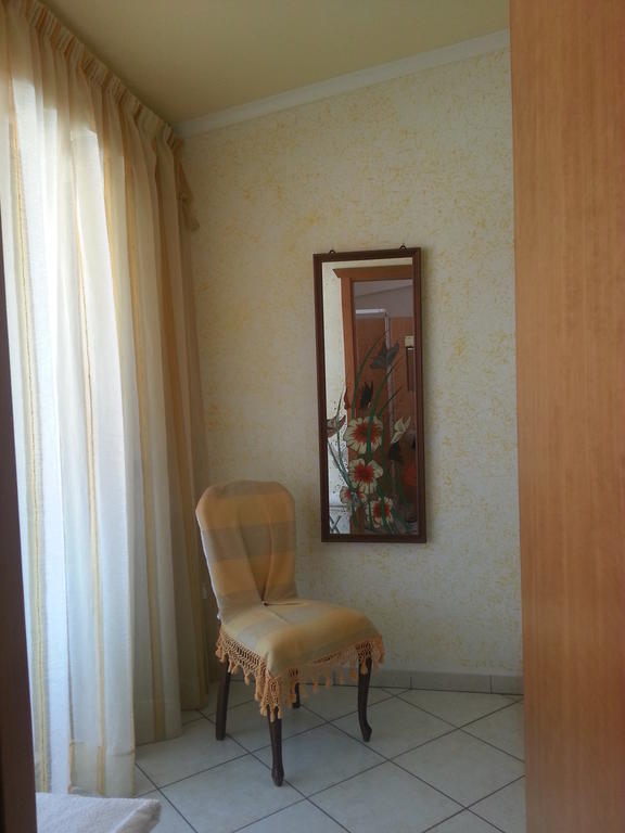 Hotel Mistef Falerna Rum bild
