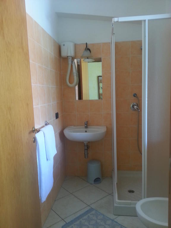 Hotel Mistef Falerna Rum bild