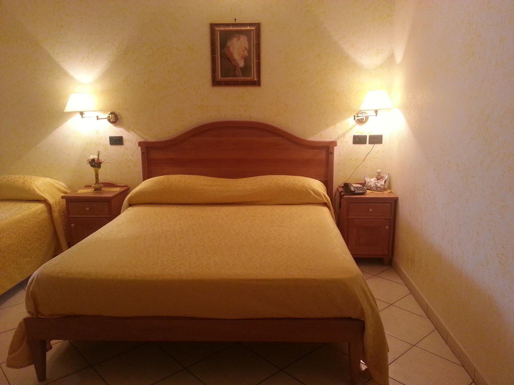 Hotel Mistef Falerna Rum bild
